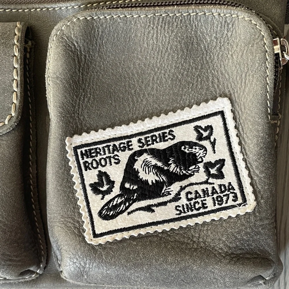 Vintage Roots Heritage Special Edition Belt Bag. Made in Canada 🇨🇦 - Picture 3 of 3